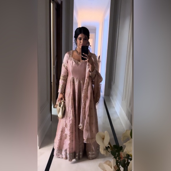 Lashkaraa Anarkali - Picture 1 of 7